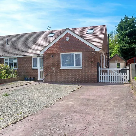 Luxe 5 Bed Bungalow In Snodland, Medway, Kent Exterior photo