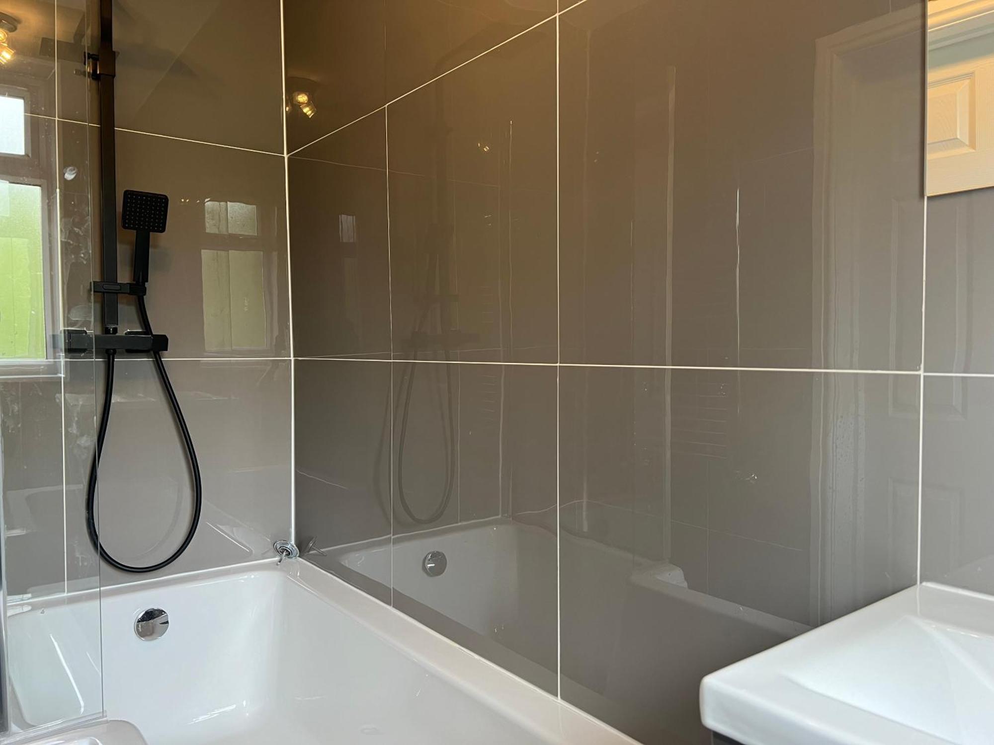 Luxe 5 Bed In Snodland, Medway, Kent Apartment Snodland