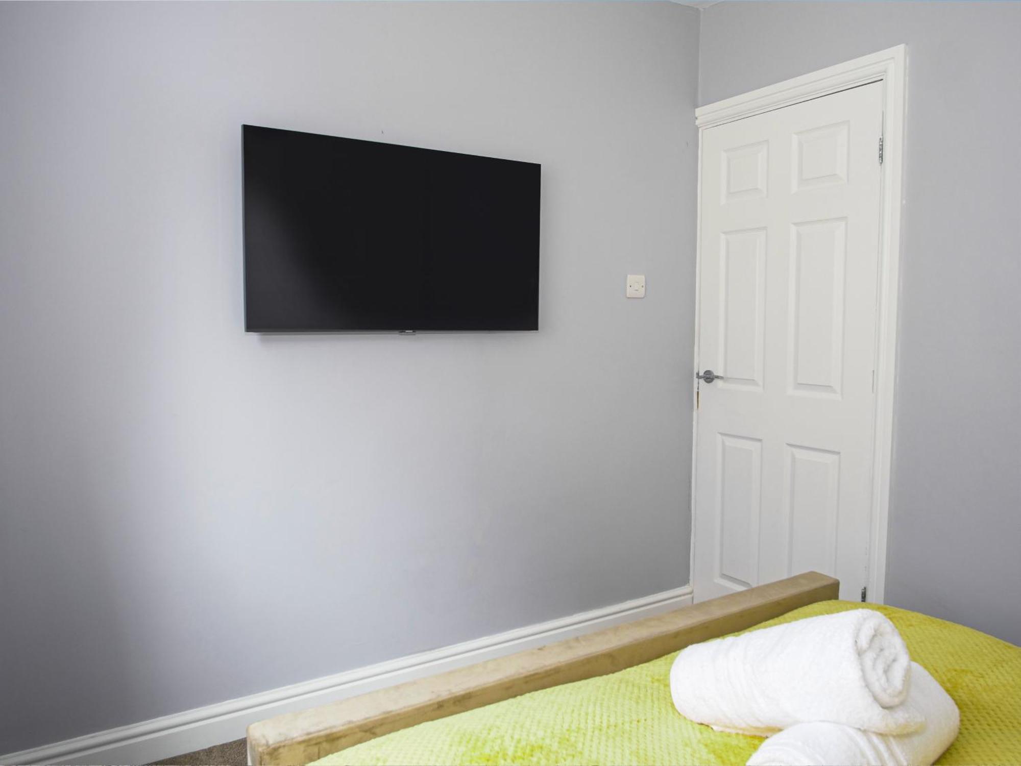 Luxe 5 Bed In Snodland, Medway, Kent *