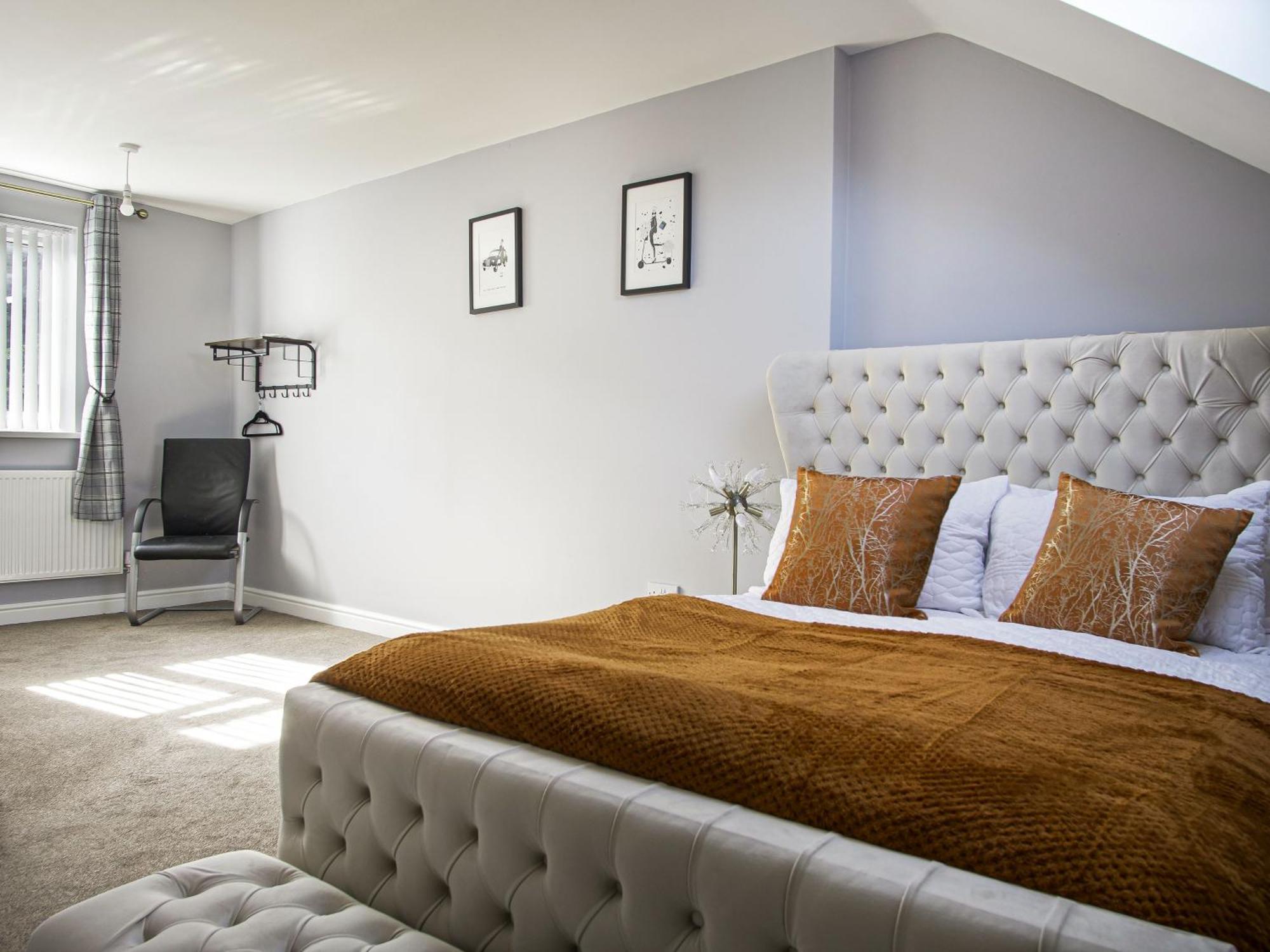 Luxe 5 Bed In Snodland, Medway, Kent *