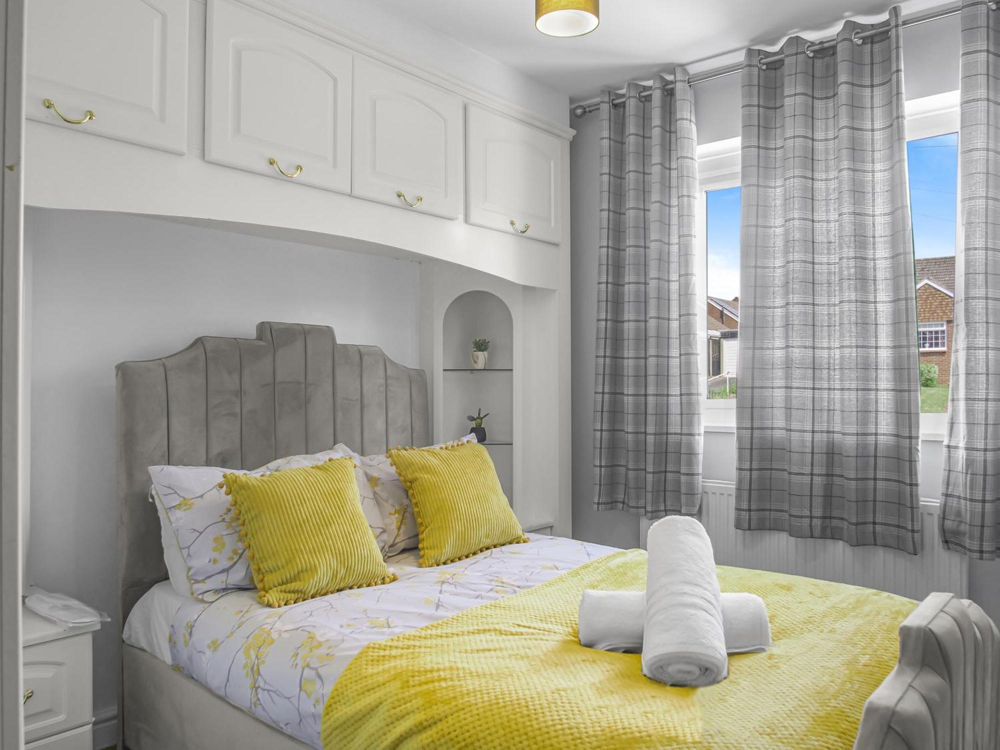 Luxe 5 Bed In Snodland, Medway, Kent Snodland