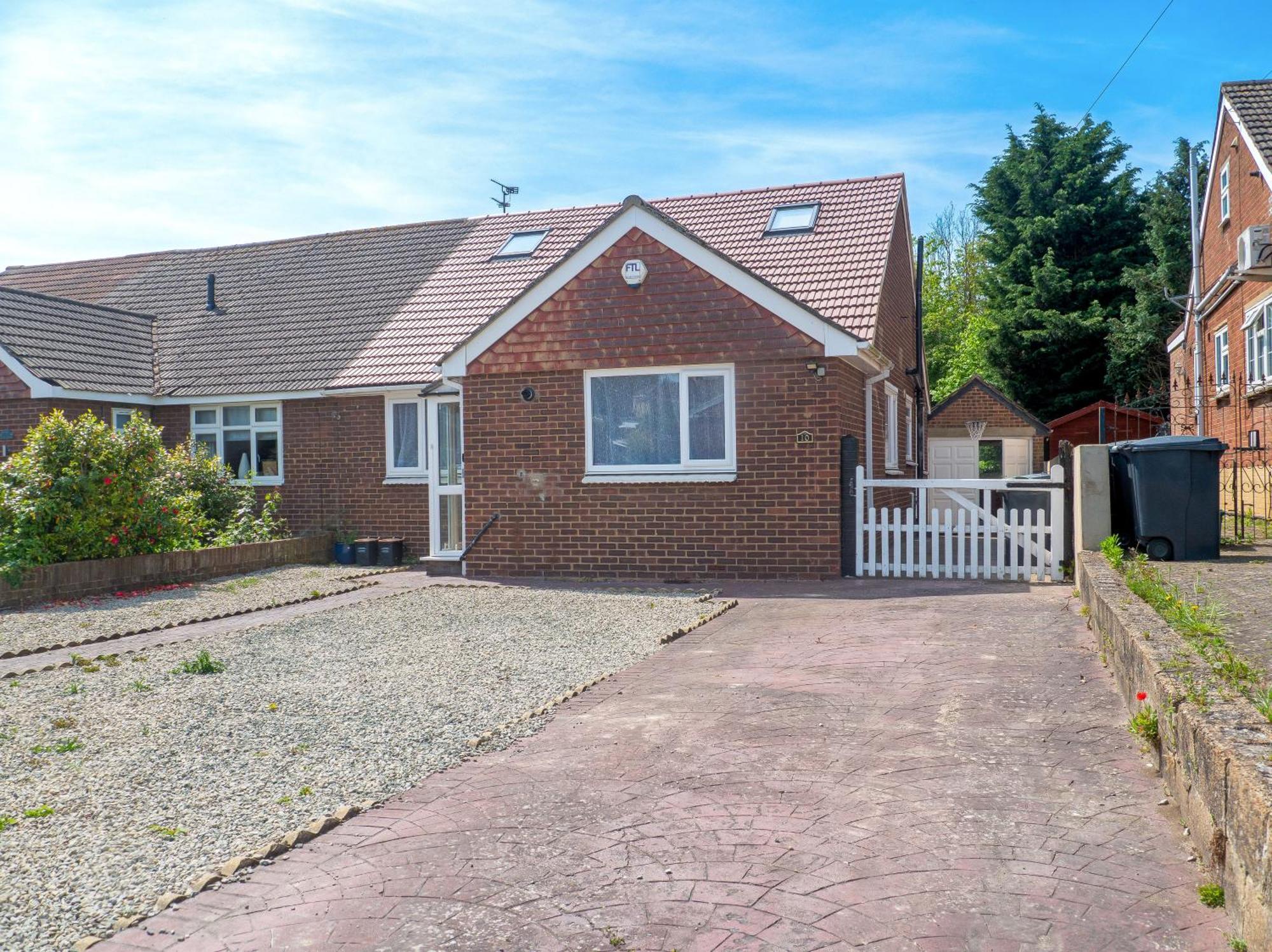 Luxe 5 Bed In Snodland, Medway, Kent Apartment *